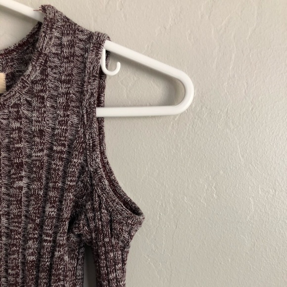 OFFER🎉Hollister long sleeve!! 🎉 - Picture 3 of 4